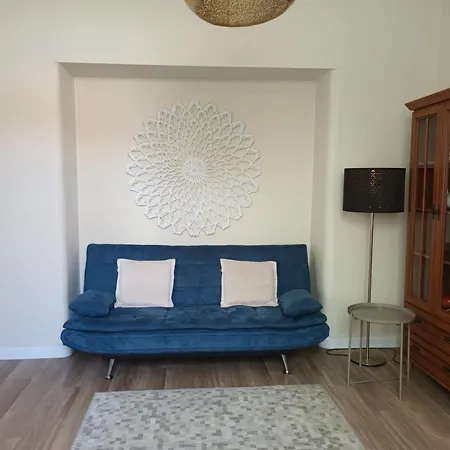 Hilltop Garden Apartman *